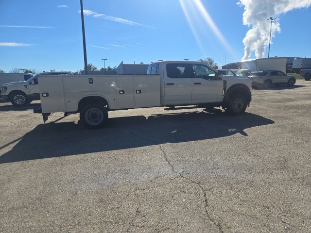 2026 Ford Super Duty F-550 DRW XL 4WD Crew Cab 203 WB 84 CA