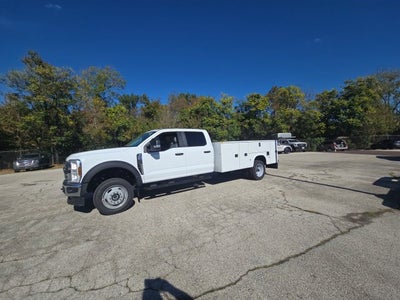 2026 Ford Super Duty F-550 DRW XL 4WD Crew Cab 203 WB 84 CA