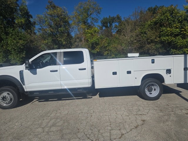 2026 Ford Super Duty F-550 DRW XL 4WD Crew Cab 203 WB 84 CA