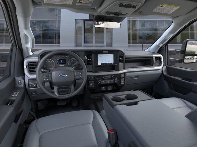 2026 Ford Super Duty F-550 DRW XL 4WD Crew Cab 203 WB 84 CA