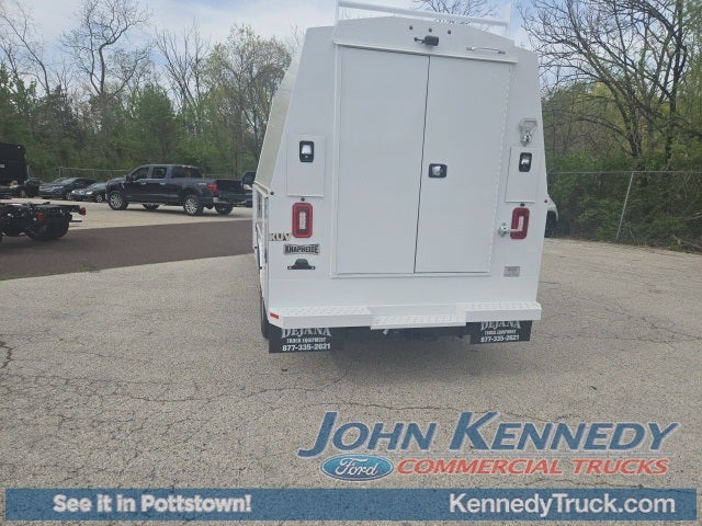 2024 Ford Super Duty F-550 DRW XL 4WD Reg Cab 145 WB 60 CA