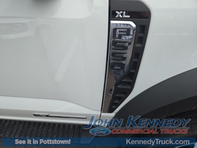 2024 Ford Super Duty F-550 DRW XL 4WD Reg Cab 145 WB 60 CA