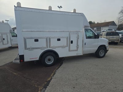 2026 Ford E-Series Cutaway E-350 SRW 138 WB