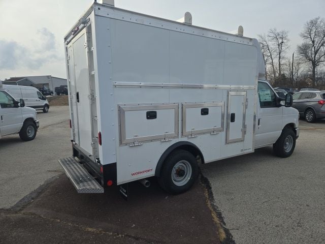 2026 Ford E-Series Cutaway E-350 SRW 138 WB