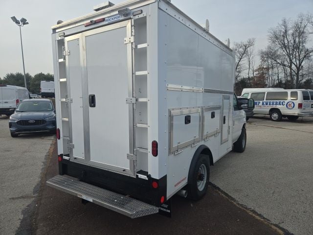 2026 Ford E-Series Cutaway E-350 SRW 138 WB