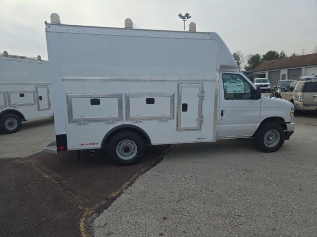 2026 Ford E-Series Cutaway E-350 SRW 138 WB
