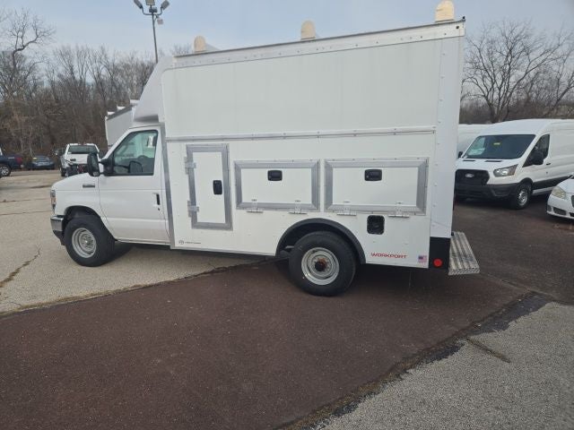 2026 Ford E-Series Cutaway E-350 SRW 138 WB