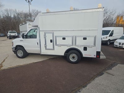 2026 Ford E-Series Cutaway E-350 SRW 138 WB