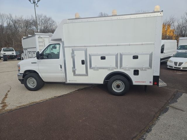 2026 Ford E-Series Cutaway E-350 SRW 138 WB
