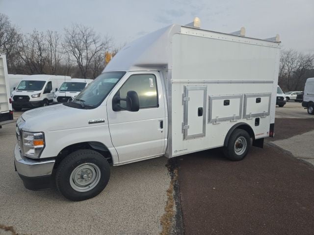 2026 Ford E-Series Cutaway E-350 SRW 138 WB