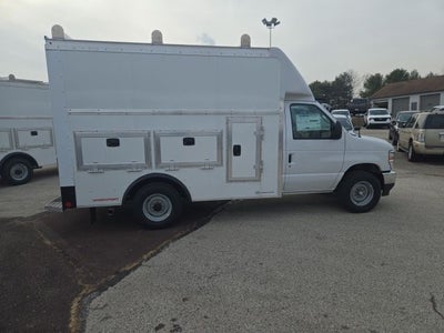 2026 Ford E-Series Cutaway E-350 SRW 138 WB