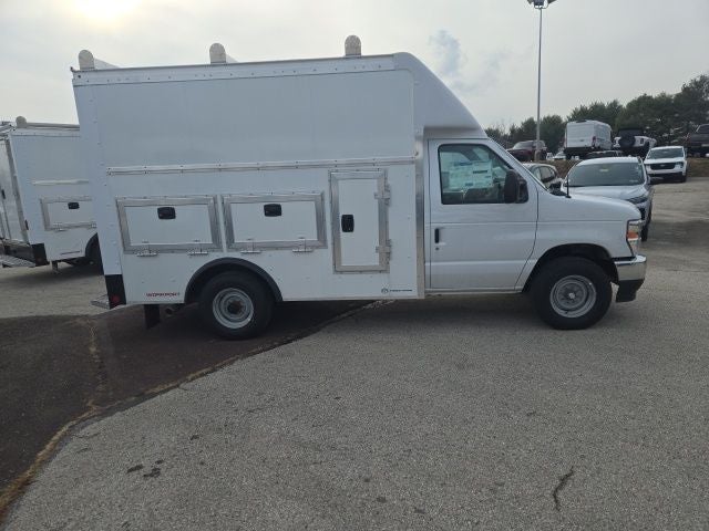 2026 Ford E-Series Cutaway E-350 SRW 138 WB