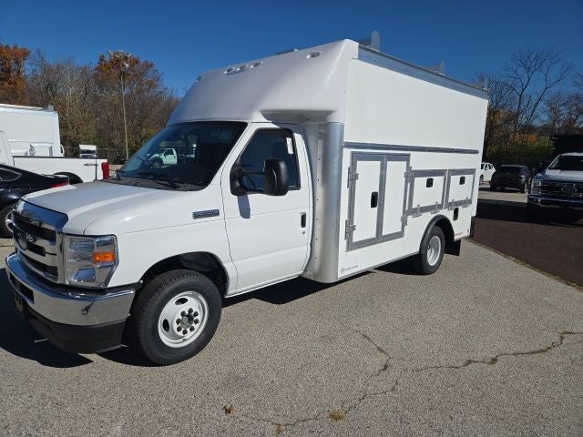 2026 Ford E-Series DRW E-350 Super Duty 158 in WB's photo