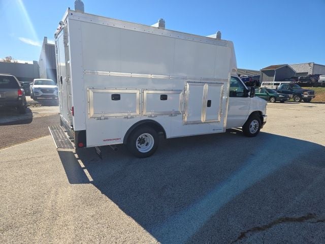 2026 Ford E-Series Cutaway E-350 SRW 158 WB