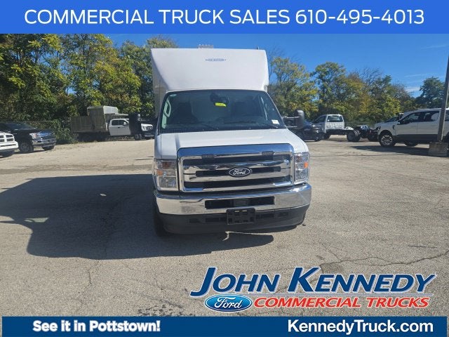 2027 Ford E-Series Cutaway E-350 SRW 138 WB