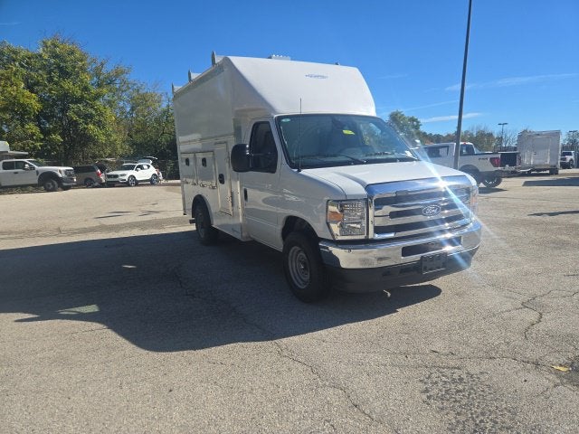 2027 Ford E-Series Cutaway E-350 SRW 138 WB