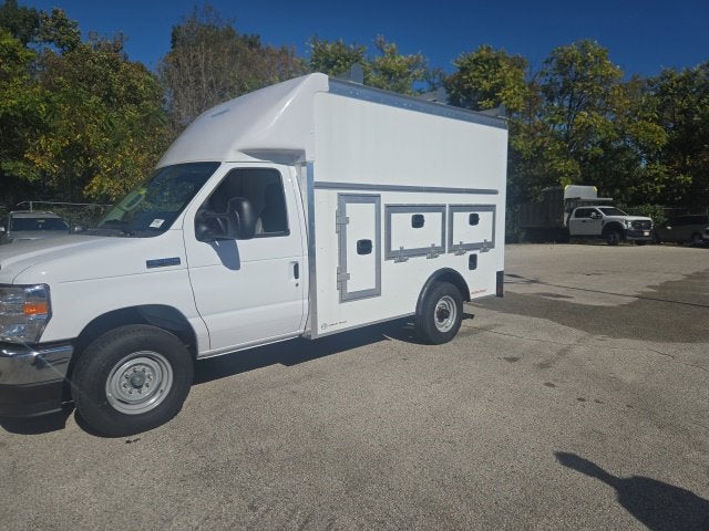 2027 Ford E-Series Cutaway E-350 SRW 138 WB