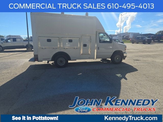 2027 Ford E-Series Cutaway E-350 SRW 138 WB