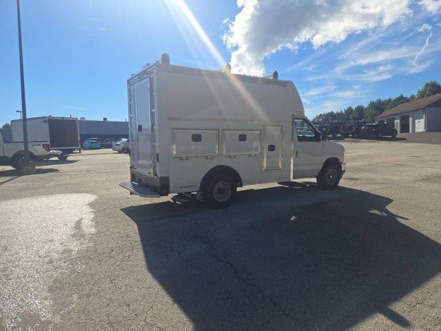 2027 Ford E-Series Cutaway E-350 SRW 138 WB