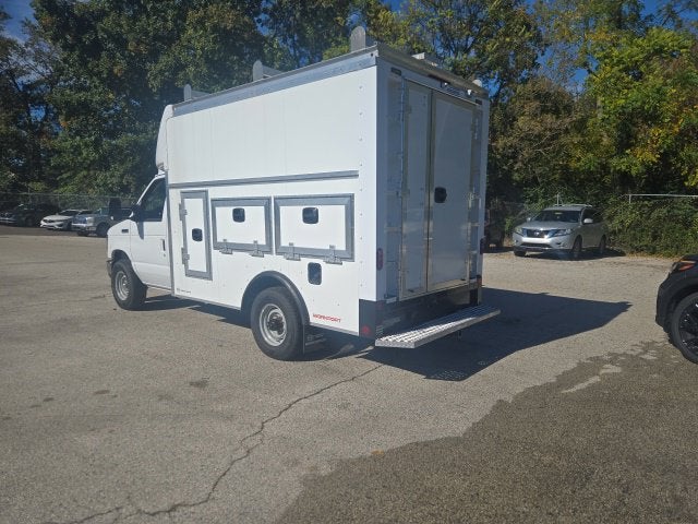 2027 Ford E-Series Cutaway E-350 SRW 138 WB