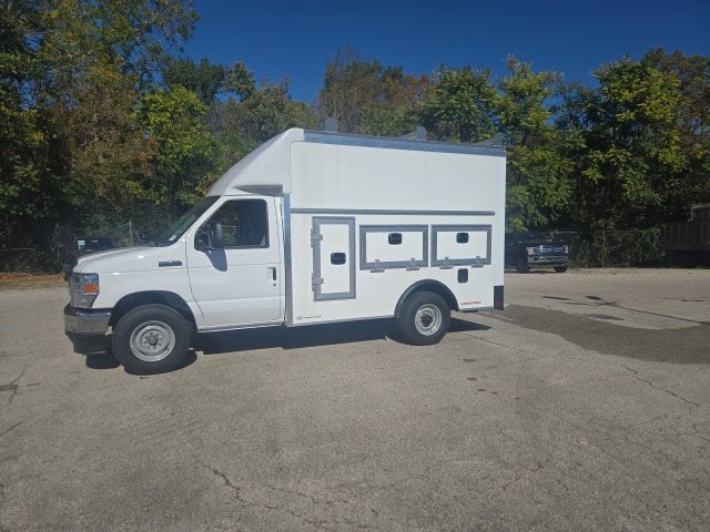 2027 Ford E-Series Cutaway E-350 SRW 138 WB
