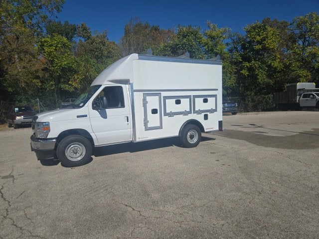 2027 Ford E-Series Cutaway E-350 SRW 138 WB
