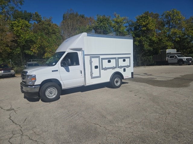 2027 Ford E-Series Cutaway E-350 SRW 138 WB