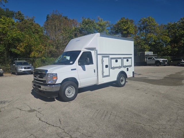 2027 Ford E-Series Cutaway E-350 SRW 138 WB