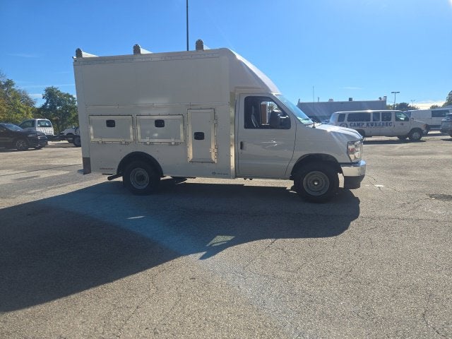 2027 Ford E-Series Cutaway E-350 SRW 138 WB