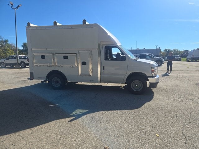 2027 Ford E-Series Cutaway E-350 DRW 138 WB