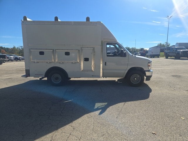 2027 Ford E-Series Cutaway E-350 DRW 138 WB