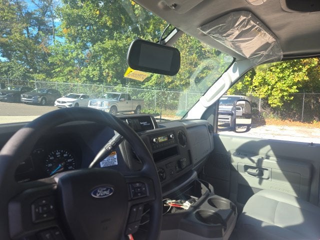 2027 Ford E-Series Cutaway E-350 DRW 138 WB