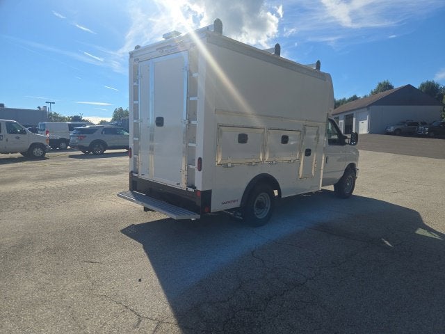 2027 Ford E-Series Cutaway E-350 DRW 138 WB