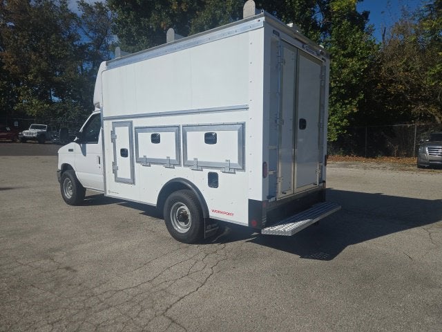 2027 Ford E-Series Cutaway E-350 DRW 138 WB