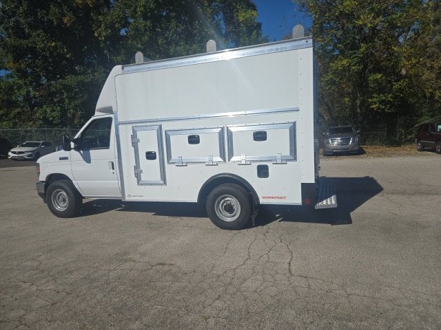 2027 Ford E-Series Cutaway E-350 DRW 138 WB