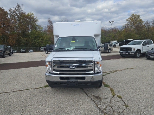 2026 Ford E-Series Cutaway E-450 DRW 158 WB