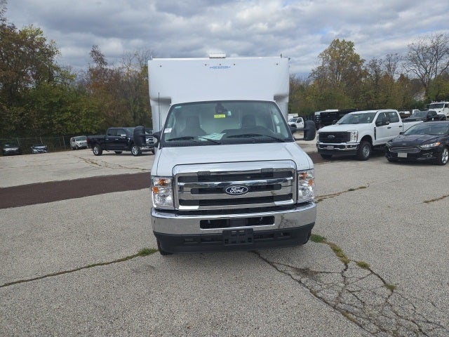 2026 Ford E-Series Cutaway E-450 DRW 158 WB