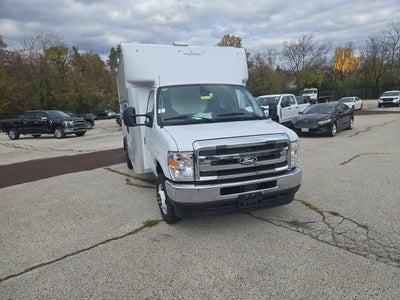 2026 Ford E-Series Cutaway E-450 DRW 158 WB