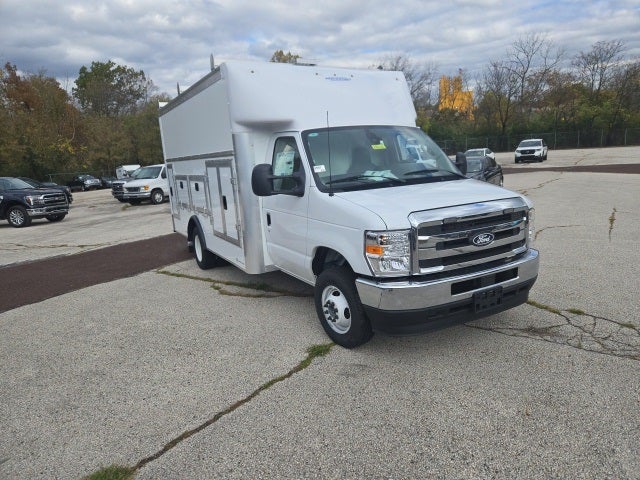 2026 Ford E-Series Cutaway E-450 DRW 158 WB