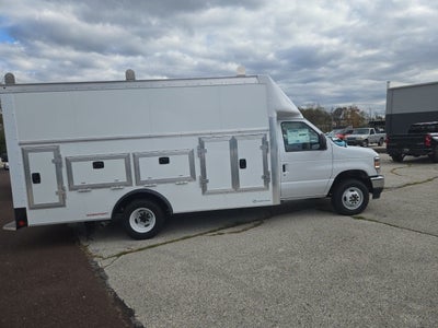 2026 Ford E-Series Cutaway E-450 DRW 158 WB