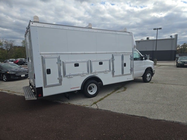 2026 Ford E-Series Cutaway E-450 DRW 158 WB