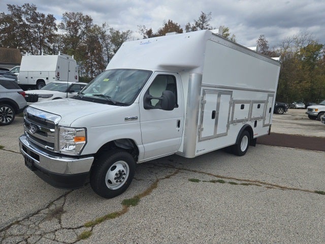 2026 Ford E-Series Cutaway E-450 DRW 158 WB