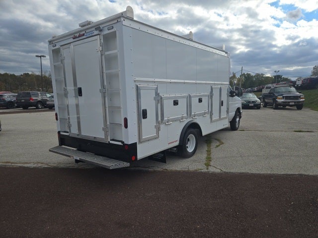 2026 Ford E-Series Cutaway E-450 DRW 158 WB