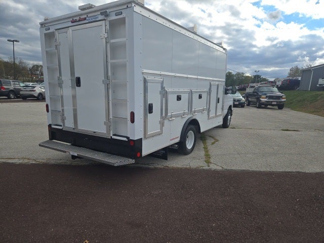 2026 Ford E-Series Cutaway E-450 DRW 158 WB