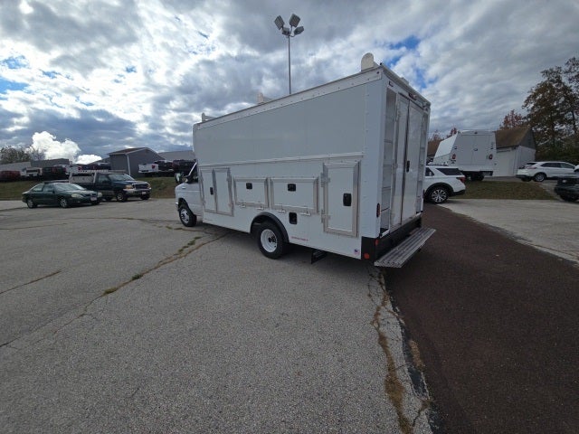 2026 Ford E-Series Cutaway E-450 DRW 158 WB