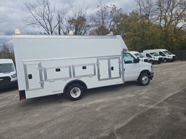 2026 Ford E-Series Cutaway E-450 DRW 158 WB
