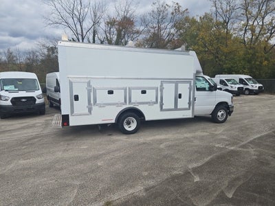 2026 Ford E-Series Cutaway E-450 DRW 158 WB