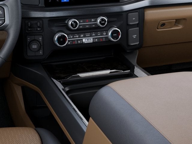2027 Ford Super Duty F-450 DRW LARIAT 4WD Crew Cab 8' Box