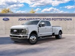 2027 Ford Super Duty F-450 DRW LARIAT 4WD Crew Cab 8' Box