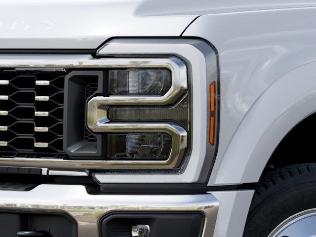 2027 Ford Super Duty F-450 DRW LARIAT 4WD Crew Cab 8' Box